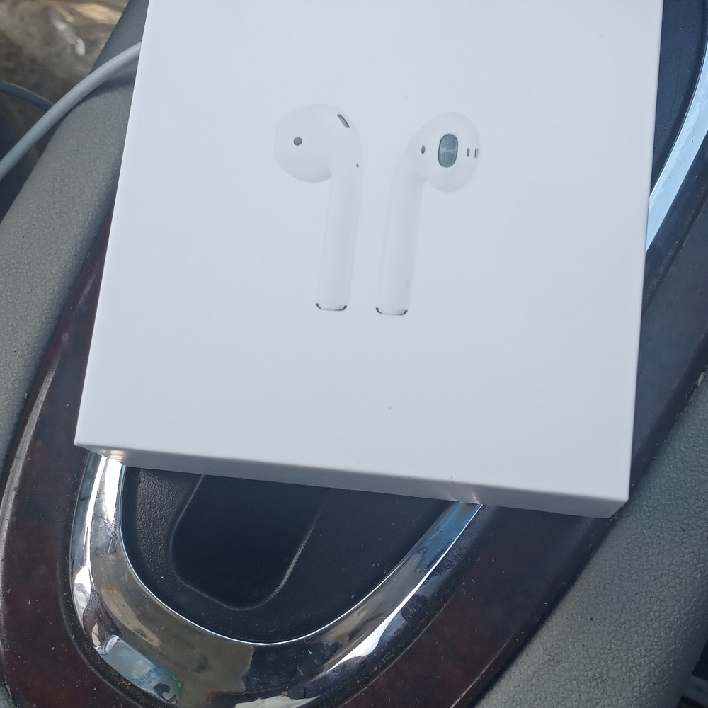 APPLE AIR PODS